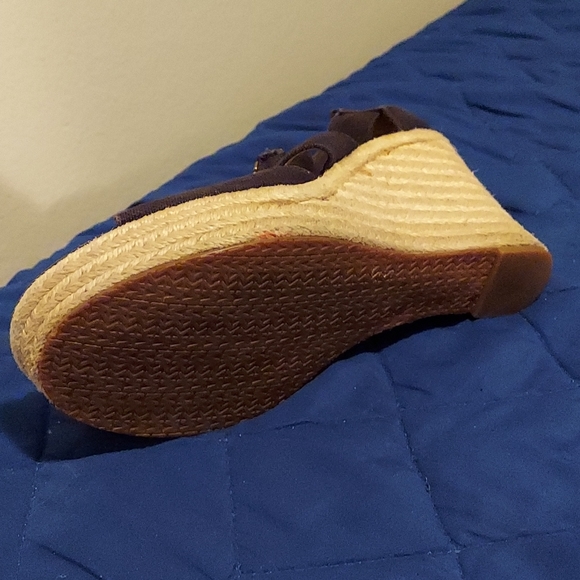 Michael Kors Well Worn - Picture 2 of 3